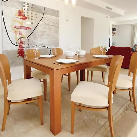 4 Bedroom Lovely In Nyaraló Marbella