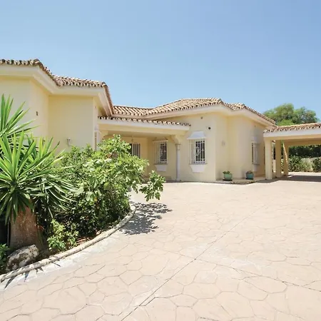 4 Bedroom Awesome In Holiday home Marbella