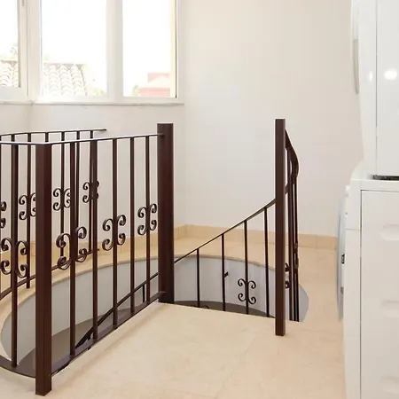 4 Bedroom Awesome In Marbella