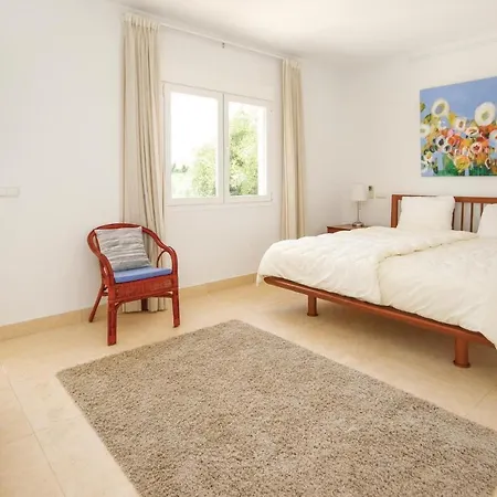 4 Bedroom Awesome In