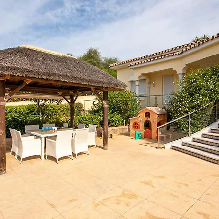 Holiday home 4 Bedroom Awesome In Marbella