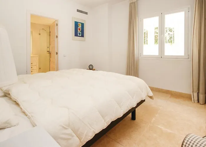 4 Bedroom Lovely In マルベーリャ