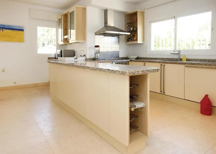 4 Bedroom Lovely In Марбелья