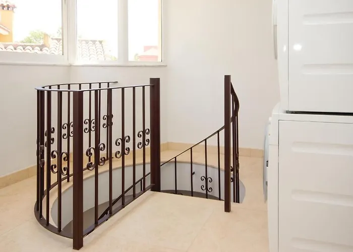 4 Bedroom Lovely In Марбелья