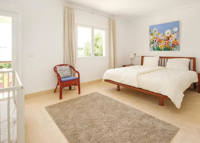 4 Bedroom Lovely In