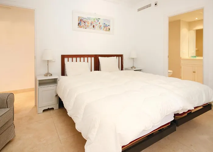 4 Bedroom Lovely In Holiday home Marbella