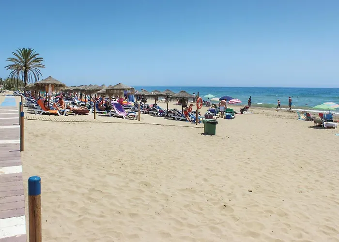 Holiday home 4 Bedroom Lovely In Marbella